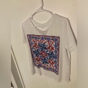 Gloria Vanderbilt white short sleeve shirt with quilt design in size Medium